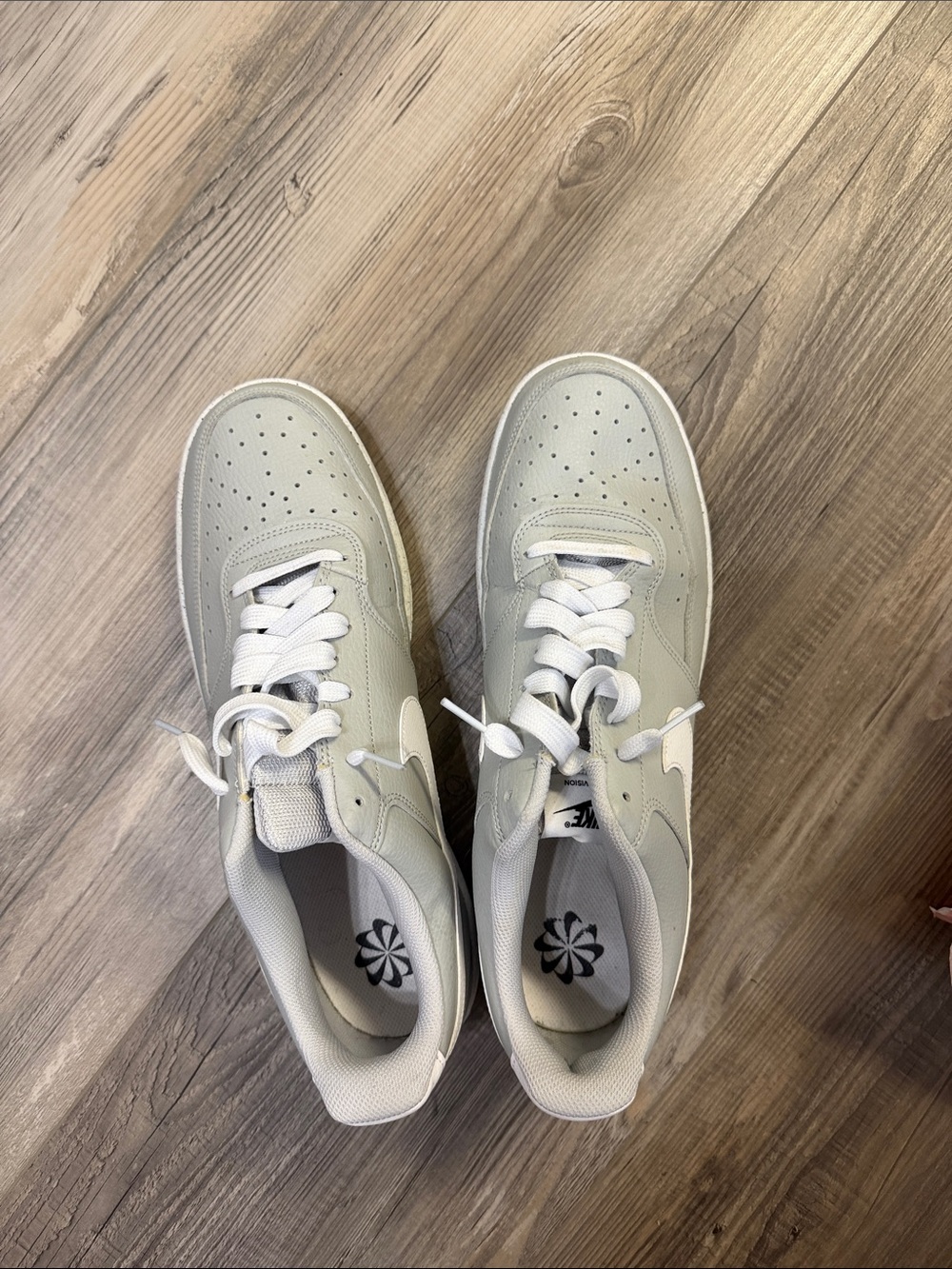 Nike Men's Light Gray and White Athletic Sneakers